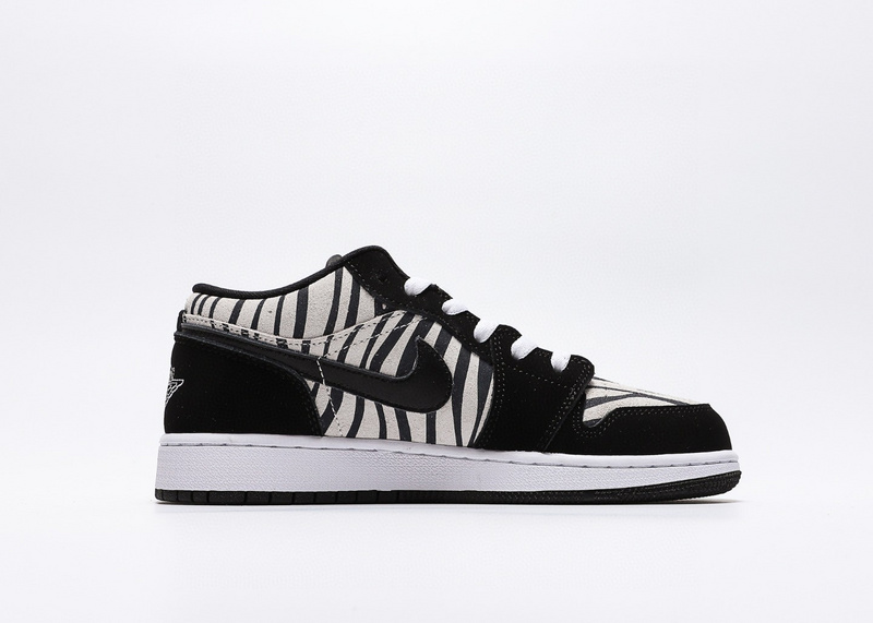나이키 조던 1 로우 지브라 (GS) Jordan 1 Low Zebra 553560-057