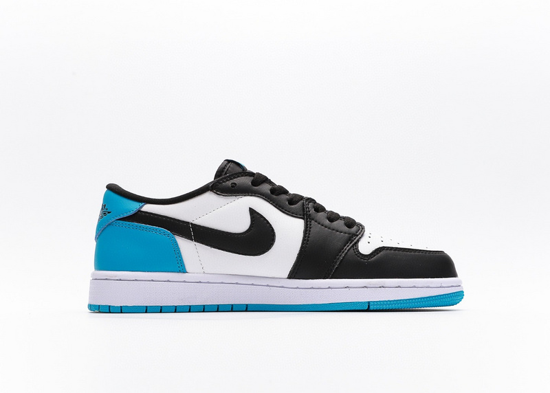 나이키 조던 1 레트로 로우 OG 블랙 앤 다크 파우더 블루 Jordan 1 Retro Low OG Black and Dark Powder Blue CZ0790-104