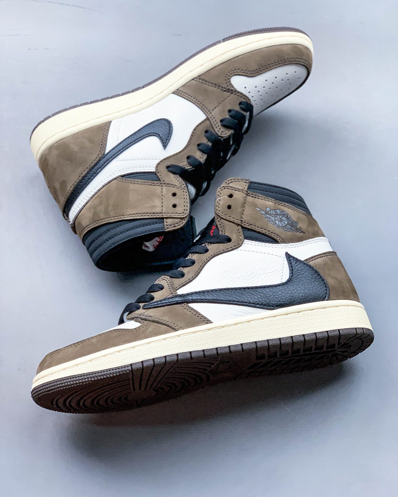 조던 1 x 트래비스 스캇 레트로 하이 OG SP 모카 Jordan 1 x Travis Scott Retro High OG SP Mocha CD4487-100