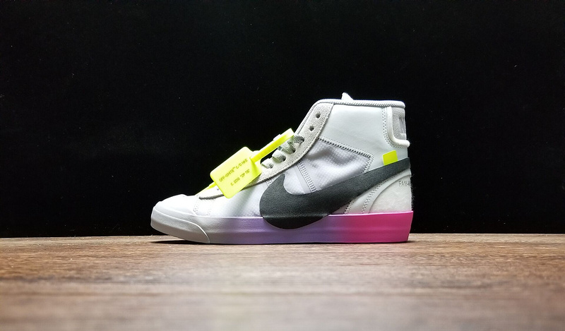 나이키 블레이저 OFF-White x Nike Blazer Mid“Queen” AA3832-002