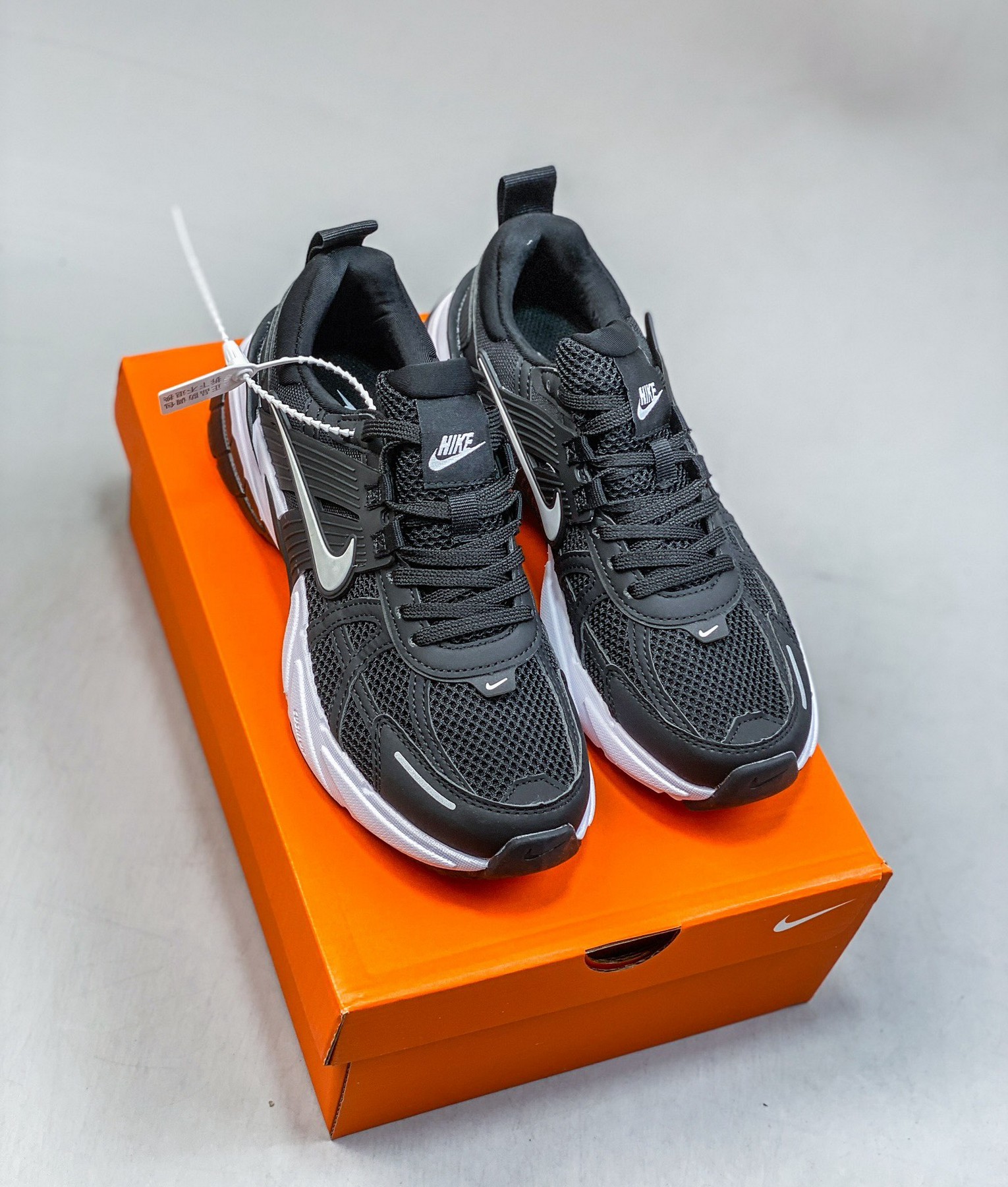 나이키 V2K 런 NIKE V2K RUN FD0736 NVK190008