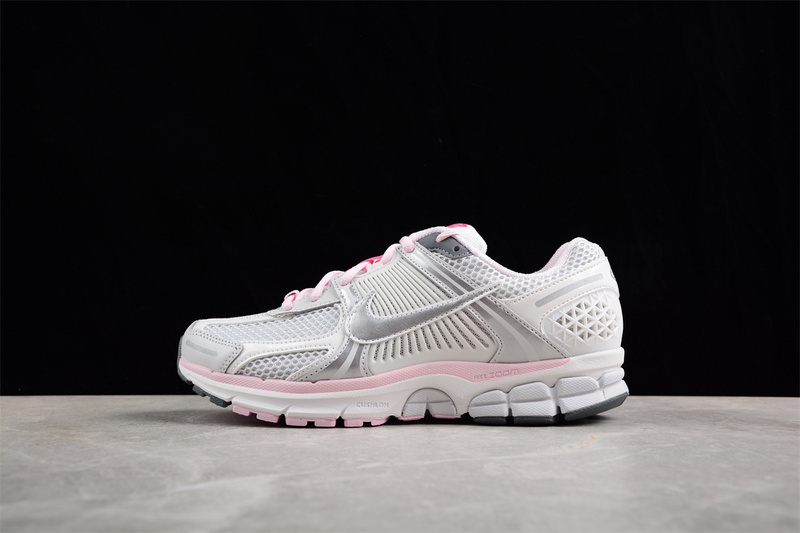 나이키 줌 보메로 5 SP NIKE zoom Vomero 5 SP FN3695-001