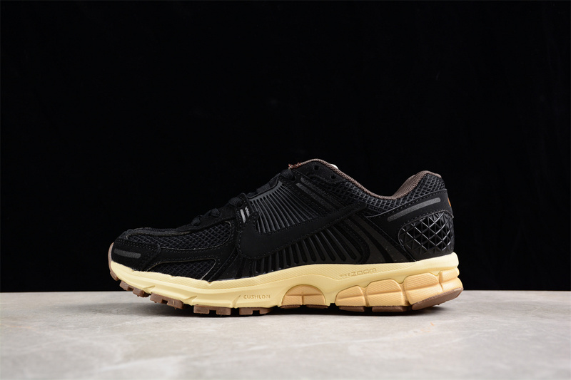 나이키 줌 보메로 5 SP NIKE zoom Vomero 5 SP FD0533-010