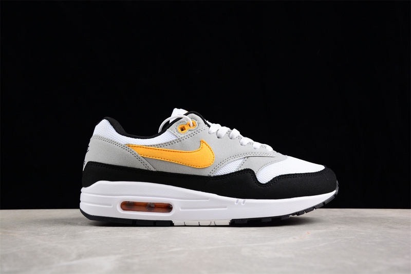 나이키 에어맥스 1 Nike Air Max 1 FD9082-104