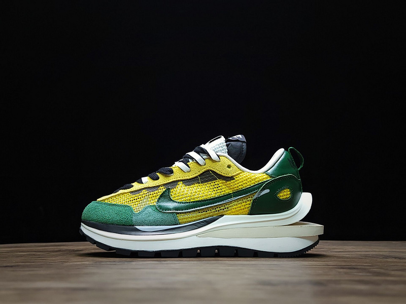 나이키 사카이 베이퍼와플 nike sacai VaporWaffle 3.0 CV1363-700