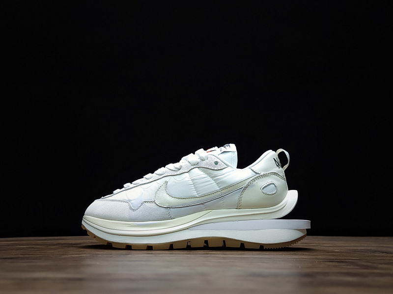 나이키 사카이 베이퍼와플 nike sacai VaporWaffle 3.0 DD1875-100
