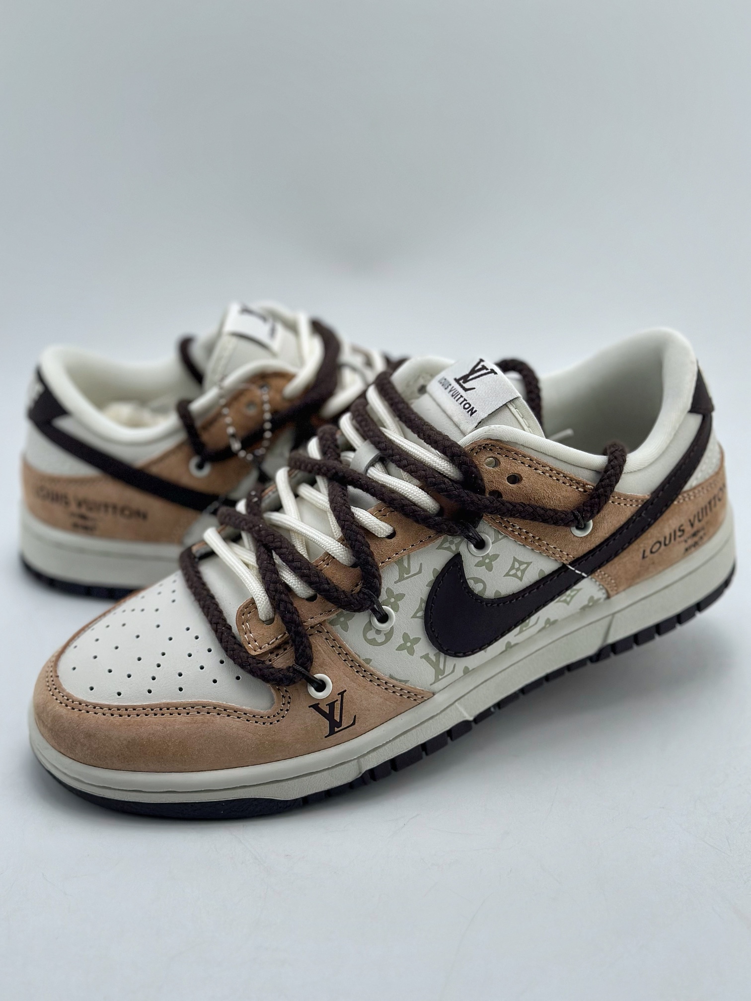 나이키 덩크 로우 x 루이비통 Nike SB Dunk Low x Louis Vuitton FC1688-167