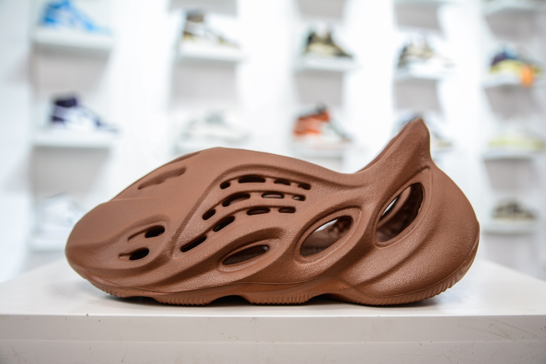 아디다스 이지 폼 러너 클레이 레드 Adidas Yeezy Foam RNNR Clay Red HP5335