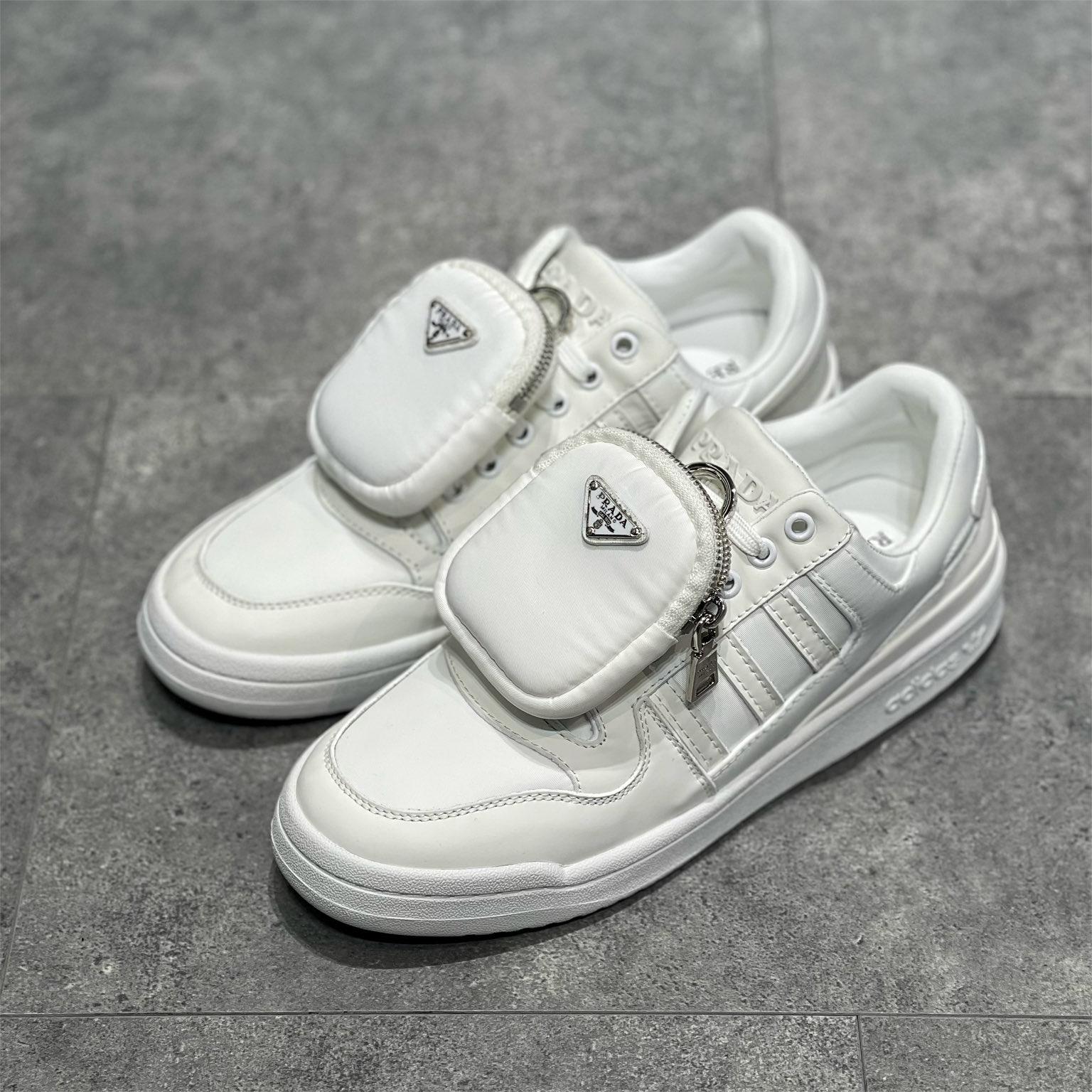 아디다스 x 프라다 리나일론 포럼 스니커즈 화이트 Adidas x Prada Re-Nylon Forum Sneakers White GY7042/2EG390-3LJX-F01CD