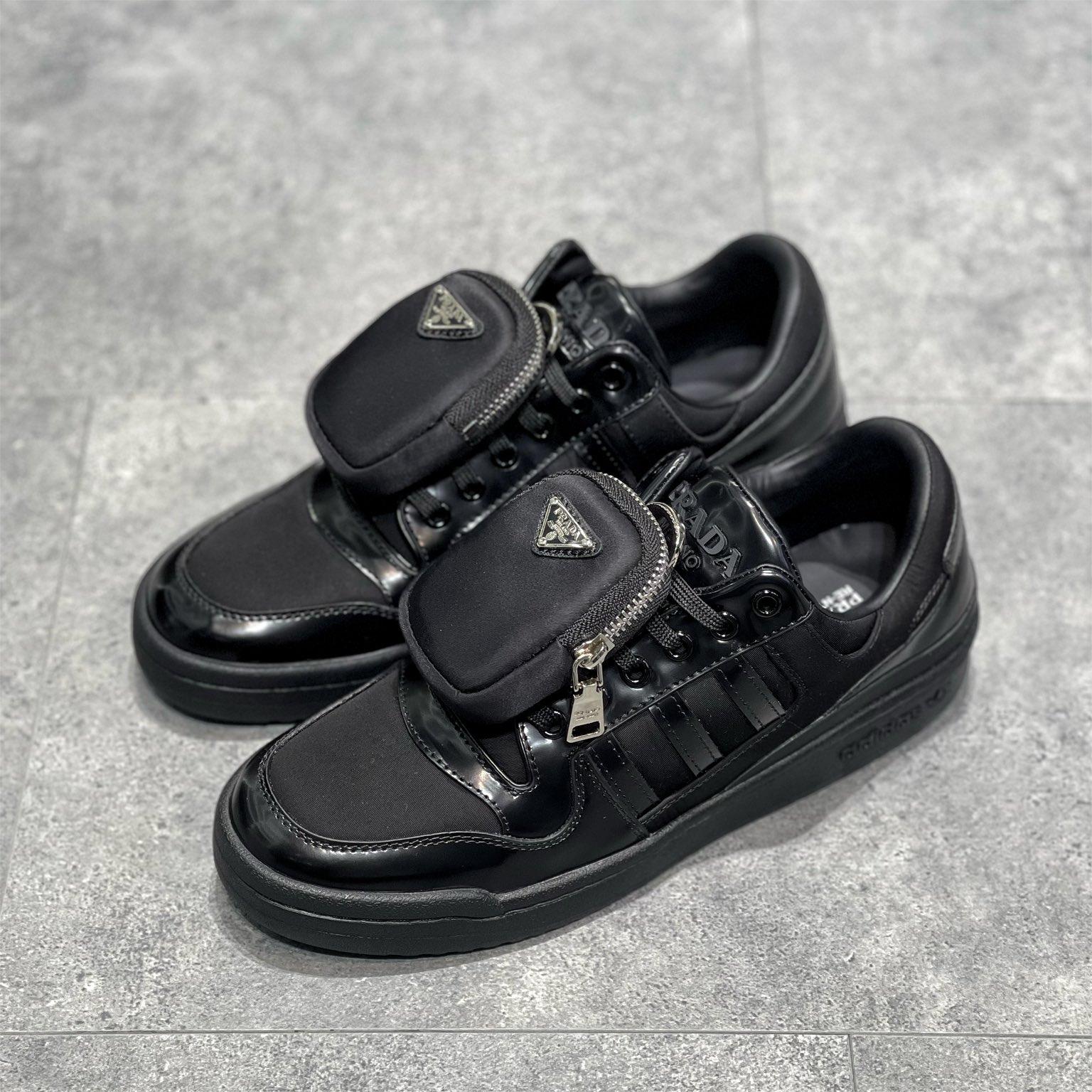 아디다스 x 프라다 리나일론 포럼 스니커즈 블랙 Adidas x Prada Re-Nylon Forum Sneakers Black GY7043/2EG390-3LJX-F0557