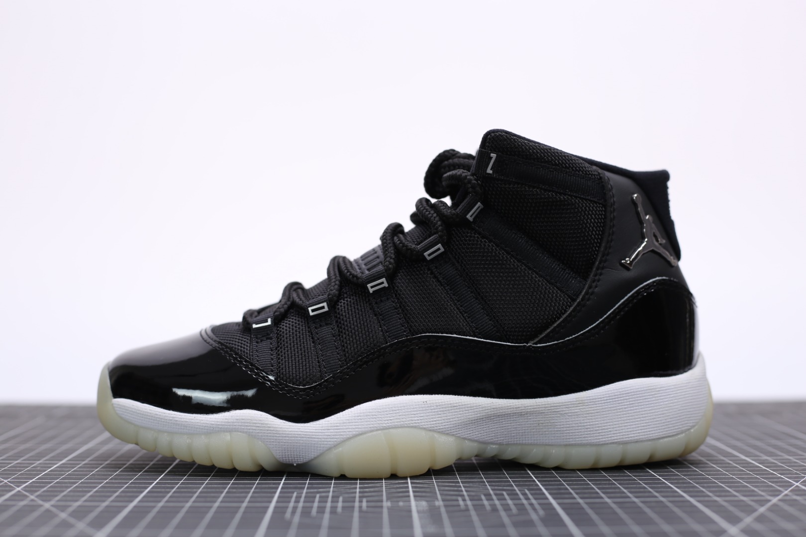 나이키 에어 조던 11 레트로 Nike Air Jordan 11 Jubilee 25주년 AJ11 378038-011