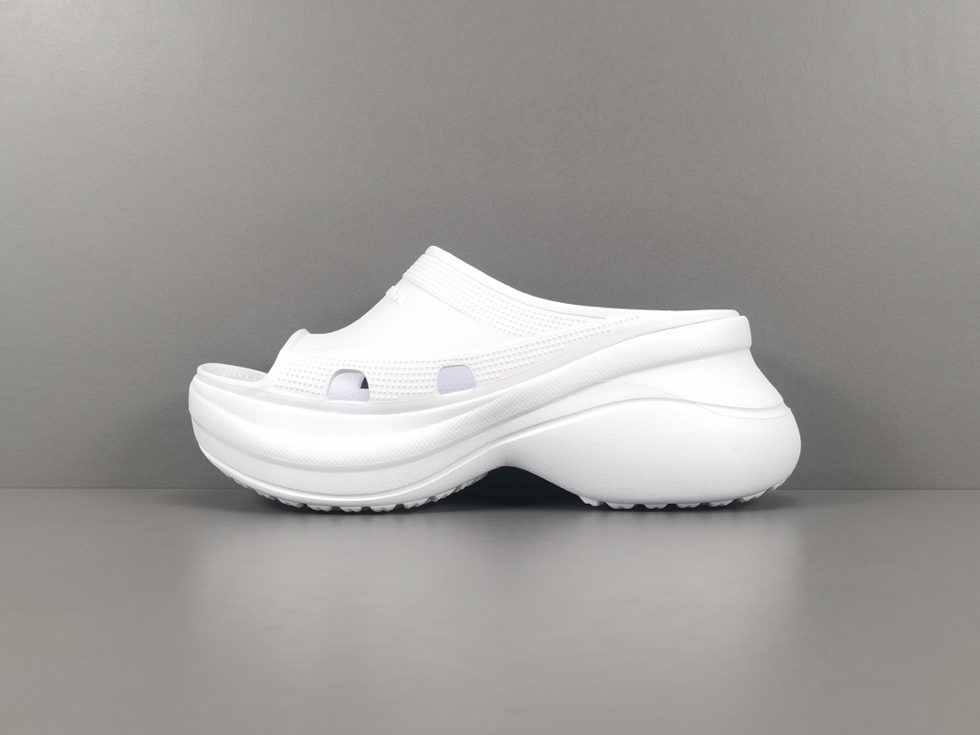 발렌시아가 슬라이드 샌들 화이트 여성 Balenciaga Pool Crocs 677389 W1S8E 9000