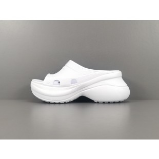 발렌시아가 슬라이드 샌들 화이트 여성 Balenciaga Pool Crocs 677389 W1S8E 9000