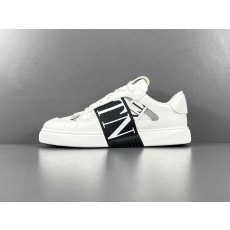 발렌티노 송아지 가죽 & 패브릭 밴드 VL7N 스니커즈 Valentino Calfskin VL7N Sneakers With Bands White Black TY2SOC58WRQ24P