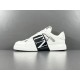 발렌티노 송아지 가죽 & 패브릭 밴드 VL7N 스니커즈 Valentino Calfskin VL7N Sneakers With Bands White Black TY2SOC58WRQ24P