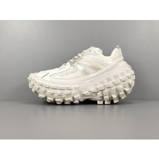 발렌시아가 디펜더 스니커즈 베이지 Balenciaga Defender 685613 W2RA6 9700