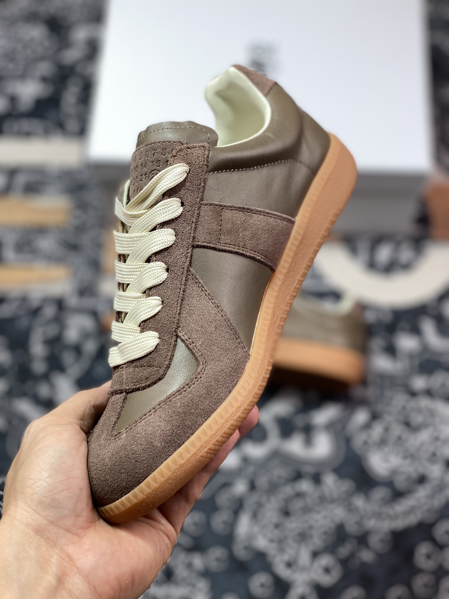 메종 마르지엘라 카프스킨 레플리카 스니커즈 Maison Margiela Calfskin Replica Sneakers