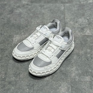 발렌티노 가라바니 프리다츠 스웨이드 로우탑 스니커즈 VALENTINO GARAVANI FREEDOTS