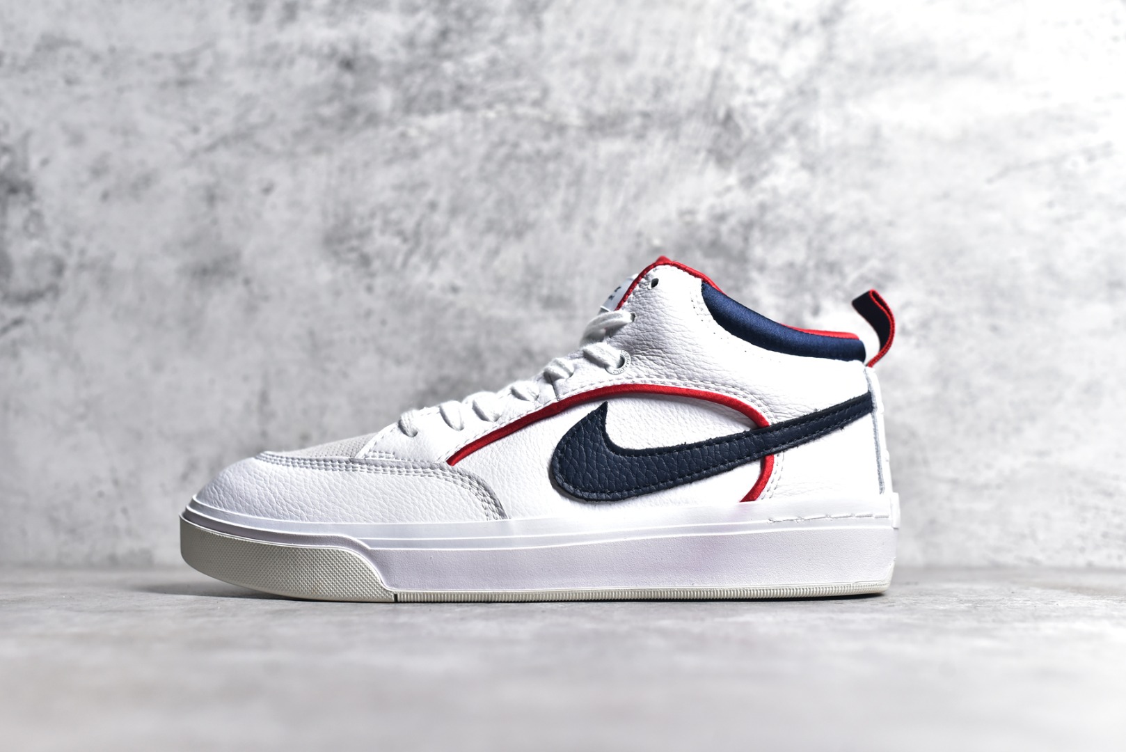 나이키 SB 리액트 레오 프리미엄 화이트 미드나잇 네이비 Nike SB React Leo Premium White Midnight Navy FD0268-100