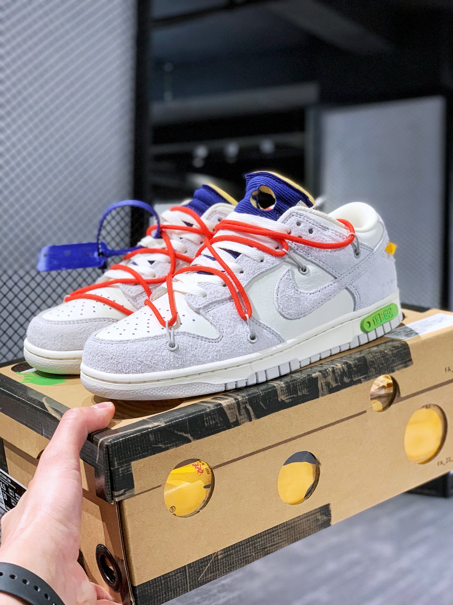 나이키 x 오프화이트 덩크 로우 더 50 - 로트 13 Nike x Off-White Dunk Low The 50 - Lot 13 DJ0950-110