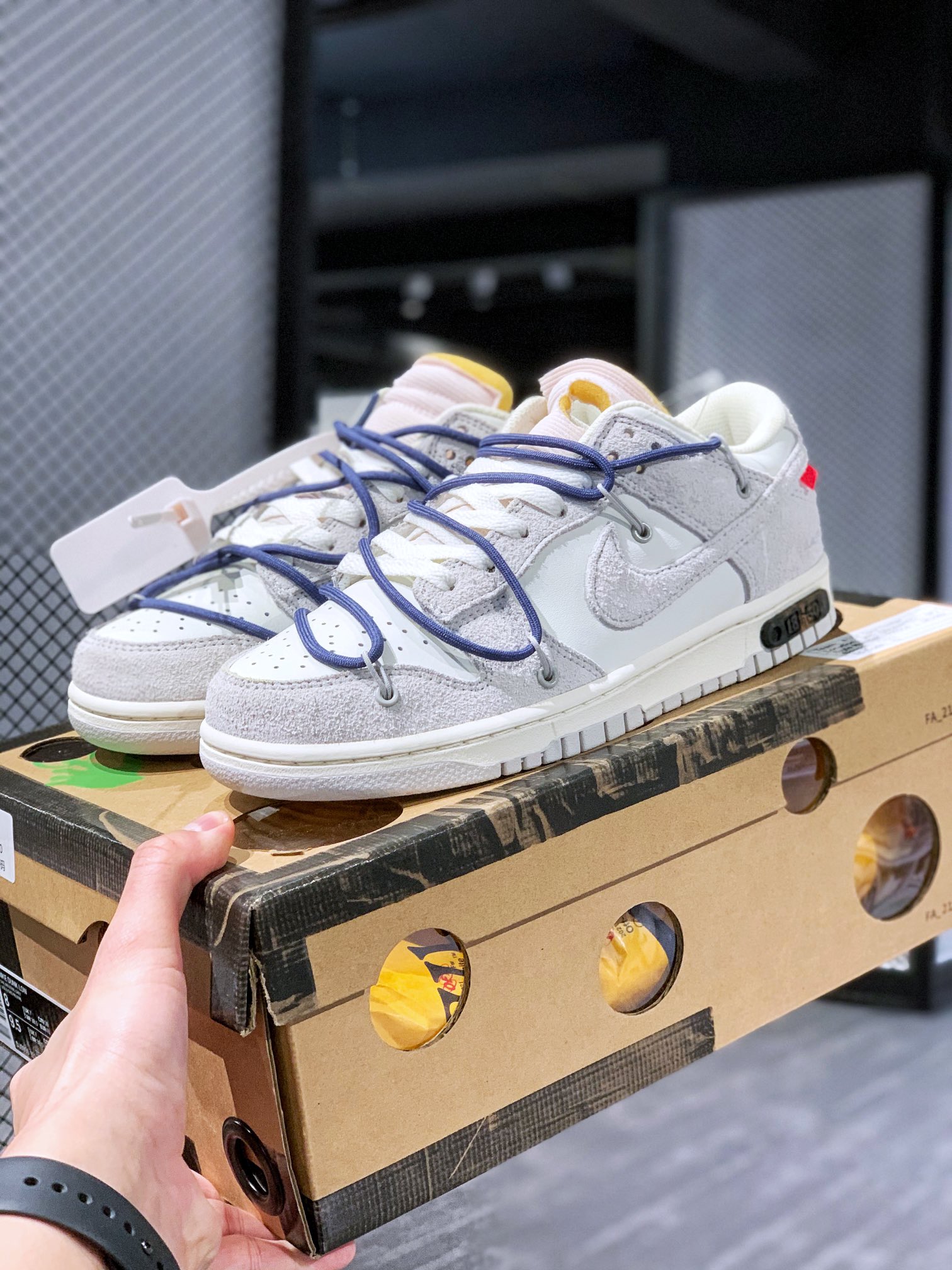 나이키 x 오프화이트 덩크 로우 더 50 - 로트 18 Nike x Off-White Dunk Low The 50 - Lot 18 DJ0950-112