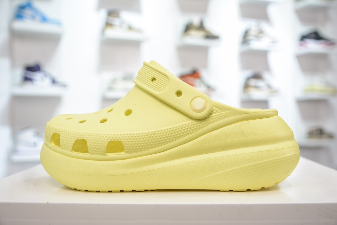 크록스 클래식 플랫폼 클로그 본 Crocs Classic Platform Clog Bone
