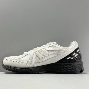 뉴발란스 x 꼼데가르송 옴므 1906R 화이트 New Balance x Comme des Garcons Homme 1906R White M1906RCO