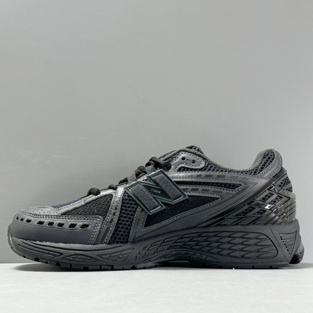 뉴발란스 x 꼼데가르송 옴므 1906R 블랙 New Balance x Comme des Garcons Homme 1906R Black M1906RCM