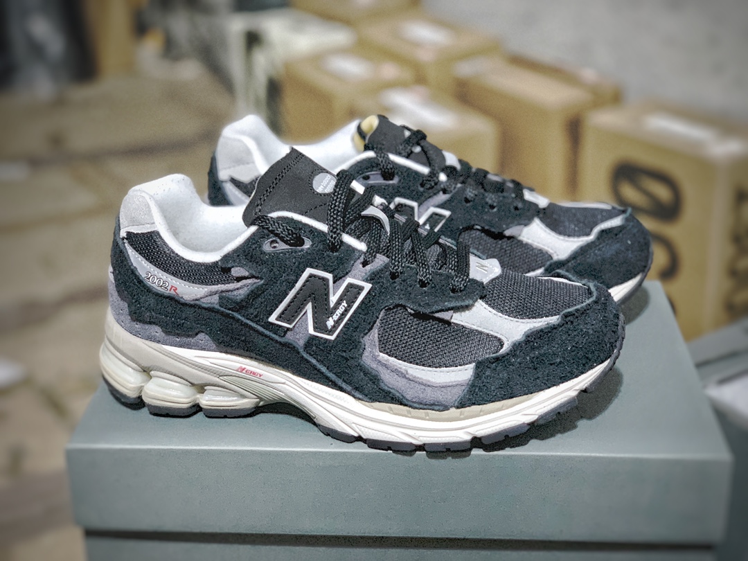 뉴발란스 2002R 프로텍션 팩 블랙 그레이 New Balance 2002R Protection Pack Black Grey M2002RDJ