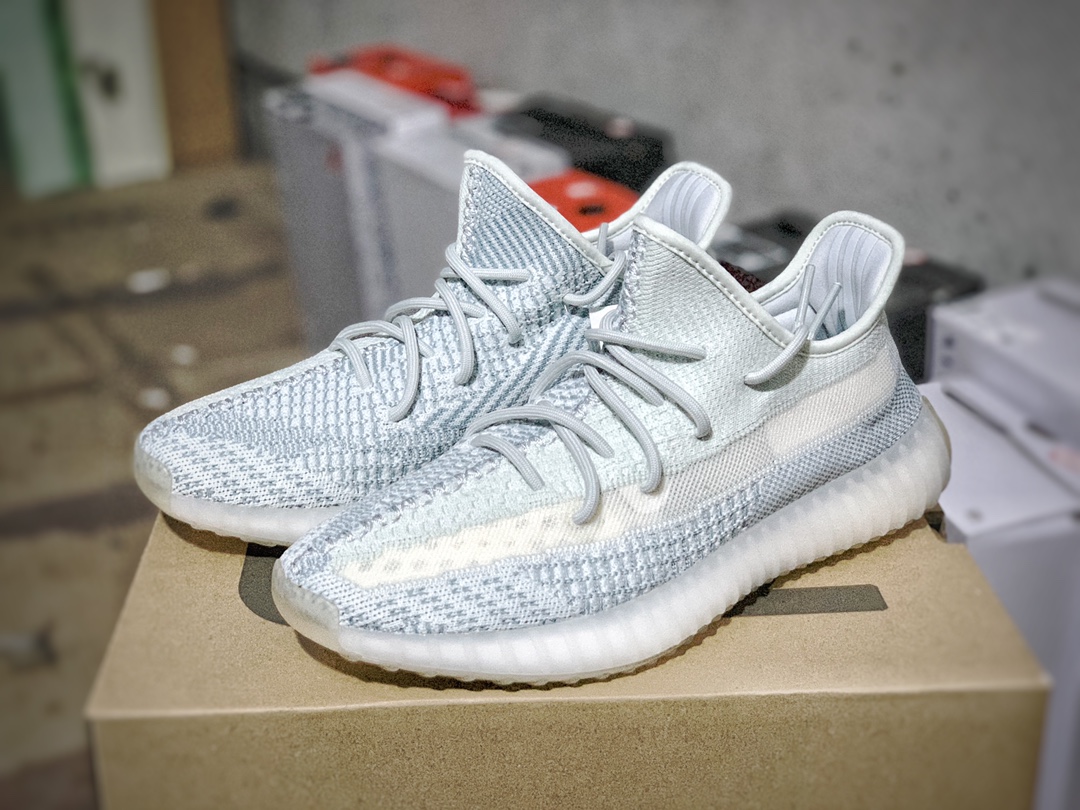 아디다스 이지 부스트 350 V2 클라우드 화이트 - 논리플렉티브 Adidas Yeezy Boost 350 V2 Cloud White - Non-Reflective FW3043